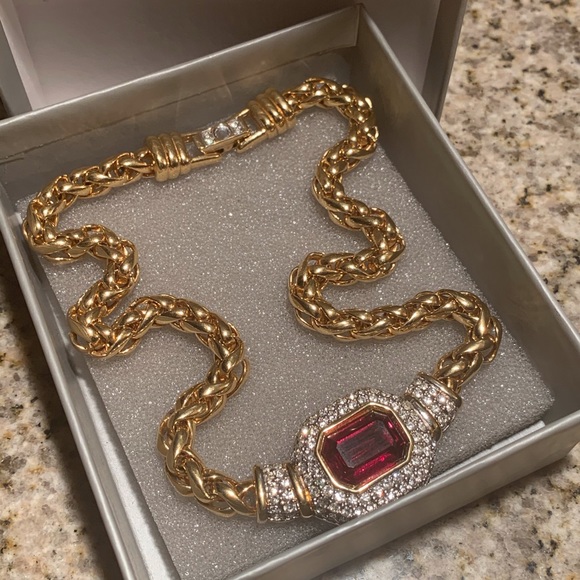 ♥️SWAROVSKI CHAIN NECKLACE GARNET CRYSTAL PENDANT✨ - Picture 4 of 15